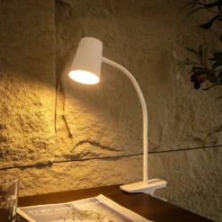 Lampada LED Da Tavolo Lindby Ailina, Base A Morsetto, Bianco