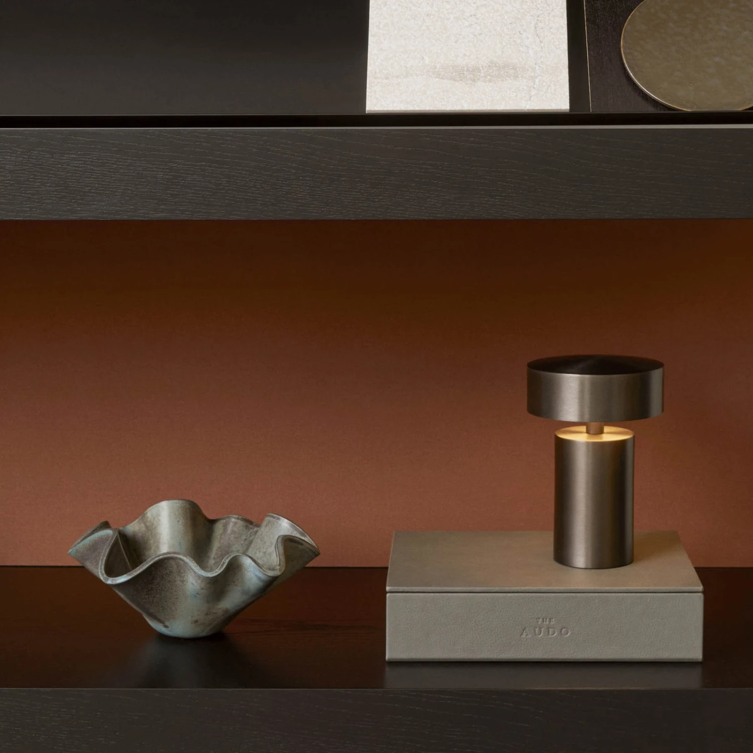 Audo Column Lampada Da Tavolo Accu, IP44, Bronzo 5 Audo Column Lampada Da Tavolo Accu, IP44, Bronzo - immagine 5