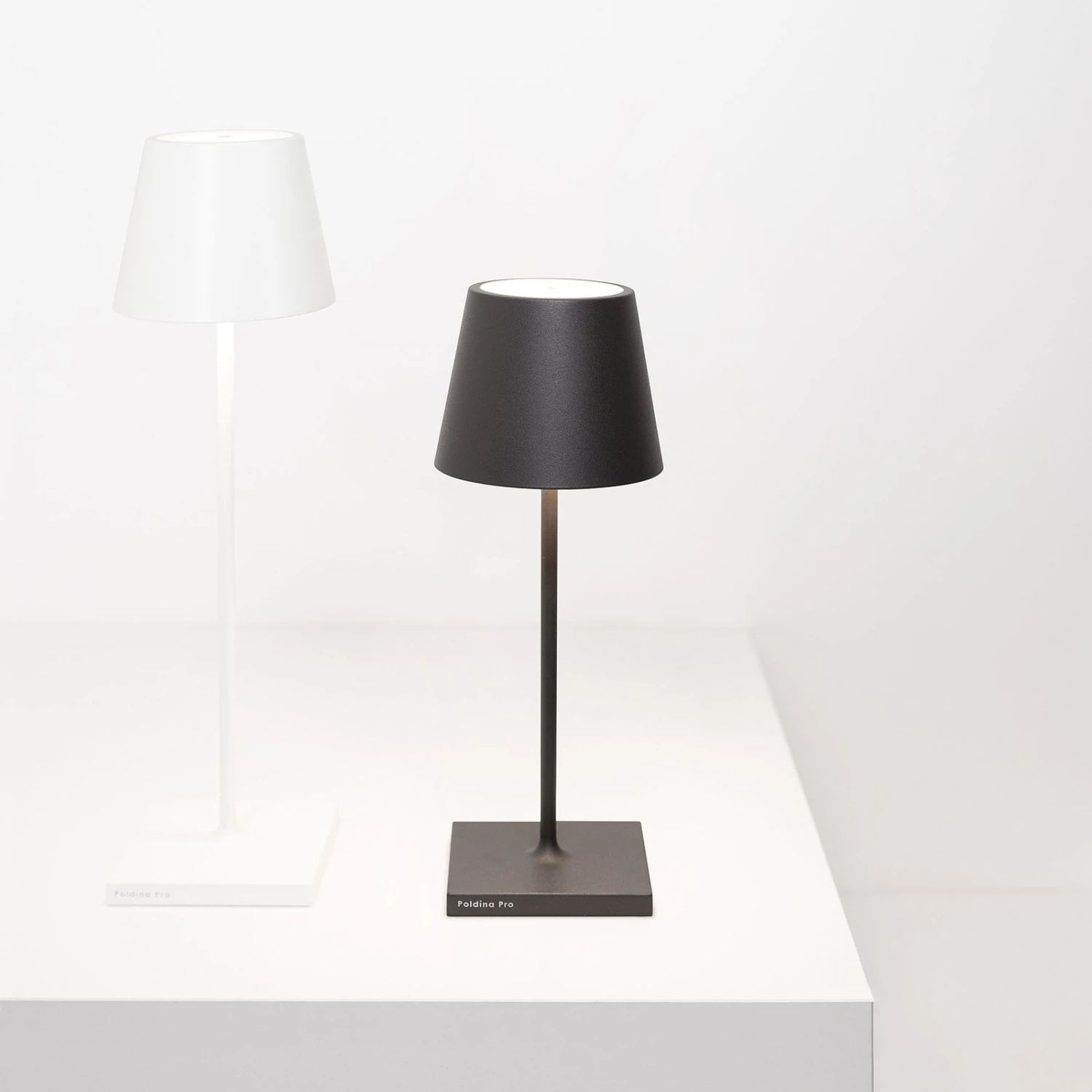 Zafferano Poldina Mini Da Tavolo Accu IP65 Grigio 7 Zafferano Poldina Mini Da Tavolo Accu IP65 Grigio - immagine 7