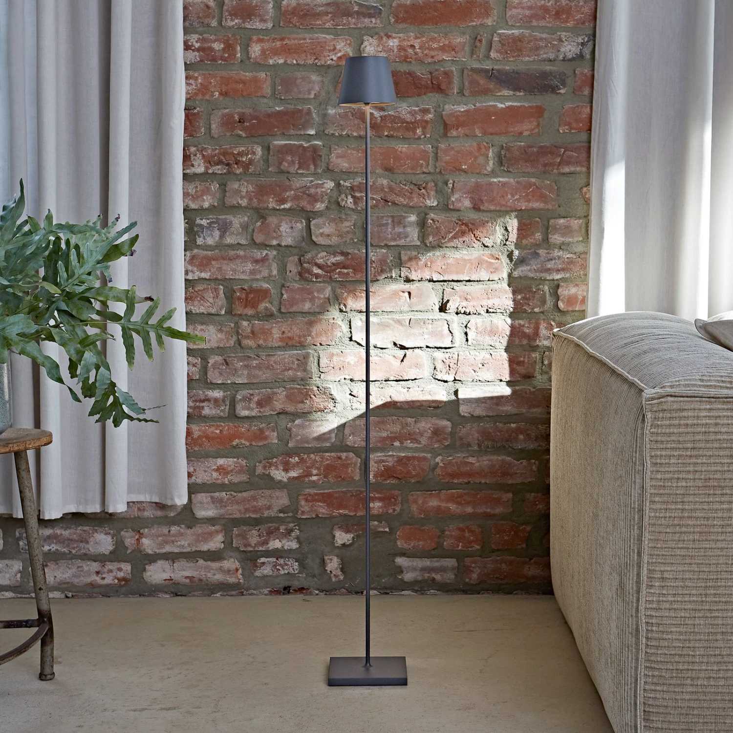 Piantana LED Accu Nuindie Tonda IP54 Grafite 1 Piantana LED Accu Nuindie Tonda IP54 Grafite