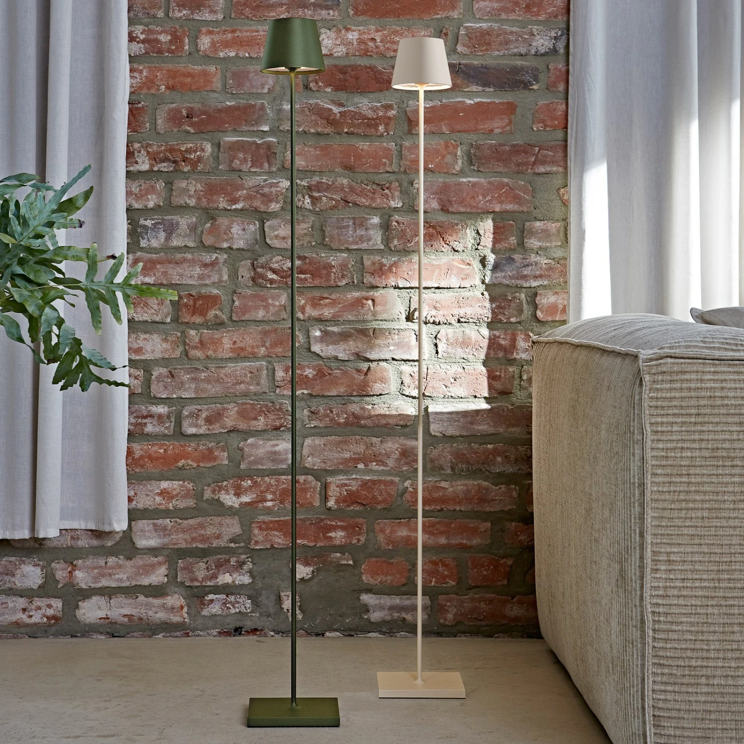 Piantana LED Accu Nuindie Tonda IP54 Verde Abete 5 Piantana LED Accu Nuindie Tonda IP54 Verde Abete - immagine 5