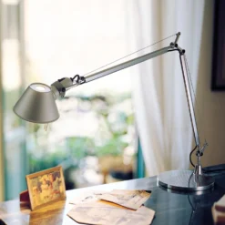 Artemide Classica Lampada Da Tavolo LED Tolomeo Table