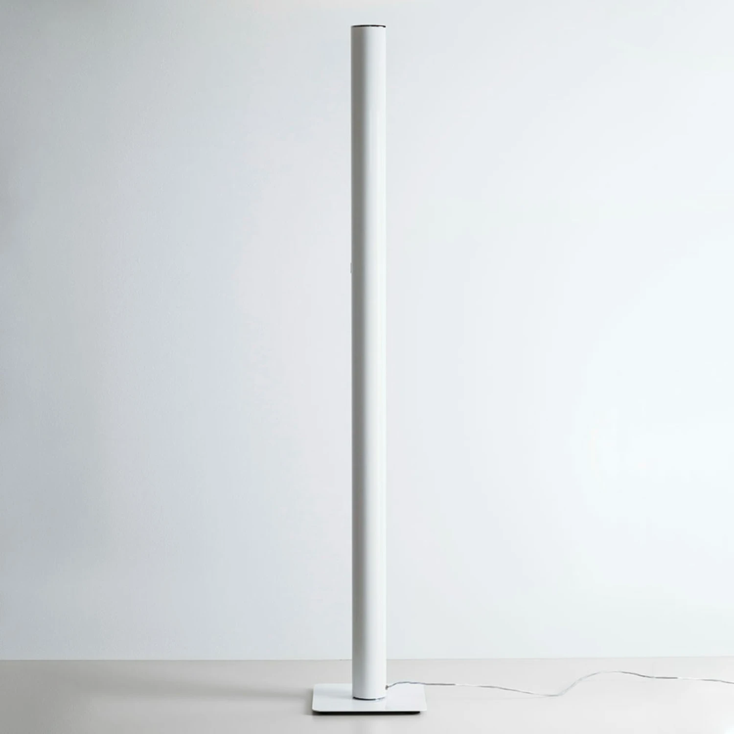 Artemide Ilio Lampada LED Da Terra Bianca, 3.000K 1 Artemide Ilio Lampada LED Da Terra Bianca, 3.000K