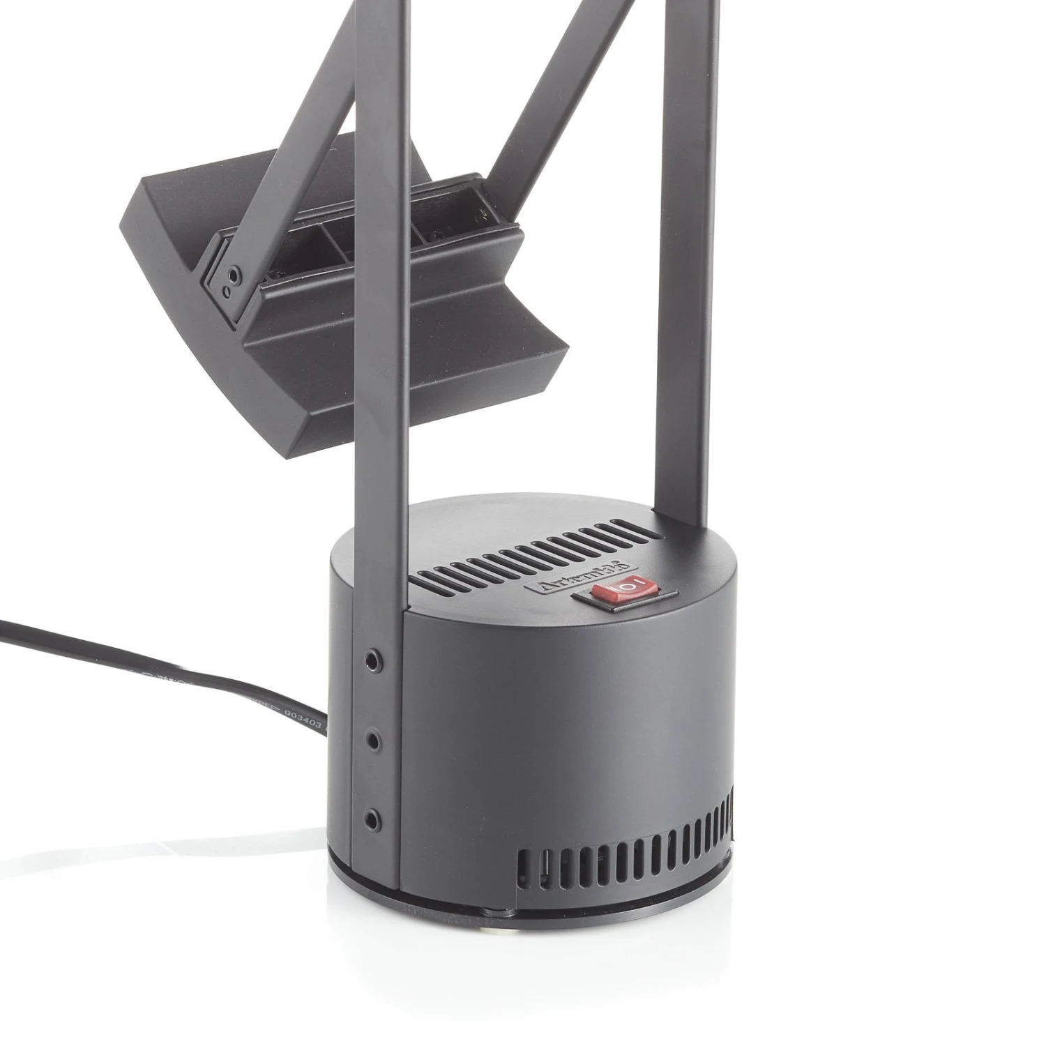 Artemide Tizio 35 Lampada Da Scrivania 7 Artemide Tizio 35 Lampada Da Scrivania - immagine 7