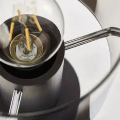 BRILLIANT Lampada Da Tavolo Beth Con Paralume In Vetro Fumé -Philips Hue Shop 1509520 4