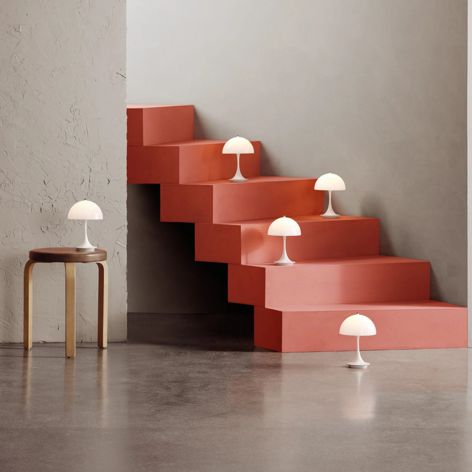 Louis Poulsen Panthella Portable V2 LED Bianco 6 Louis Poulsen Panthella Portable V2 LED Bianco - immagine 6