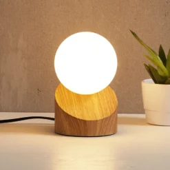 Lampada Da Tavolo LED Alisa Con Base In Look Legno
