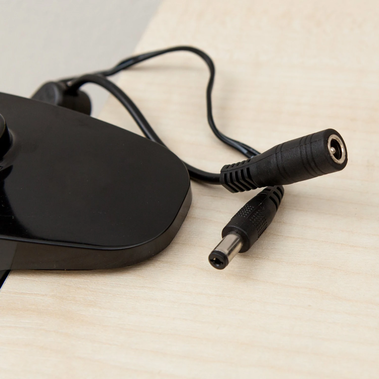 Lampada Con Morsetto A LED Baris Nera Delicata 8 Lampada Con Morsetto A LED Baris Nera Delicata - immagine 8